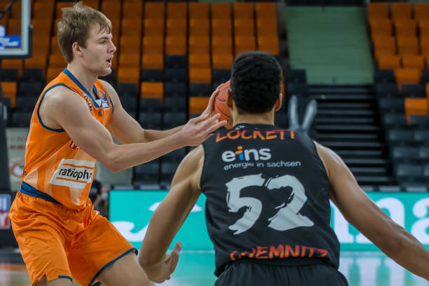 也是于再清 也是于再清